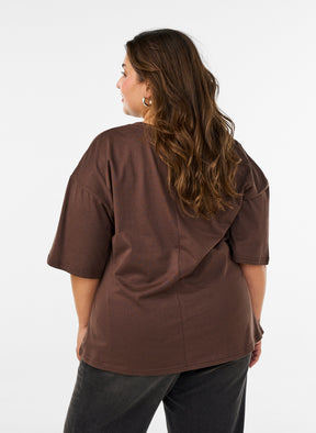 Zizzi Billie T-Shirt in Chocolate Brown 