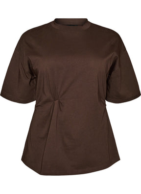 Zizzi Billie T-Shirt in Chocolate Brown 