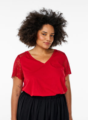 Zizzi Brynn T-Shirt in Red