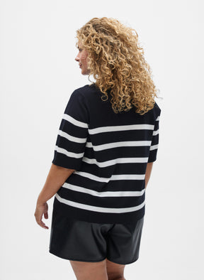Zizzi Carrie Short Sleeve Knit in Black