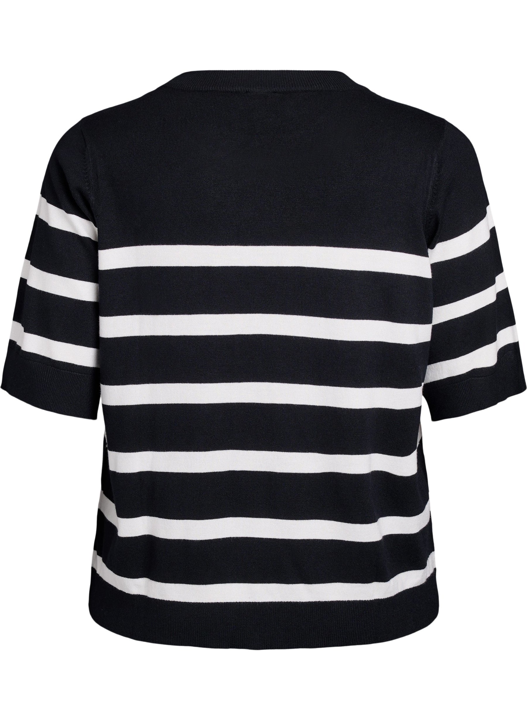 Zizzi Carrie Short Sleeve Knit in Black 
