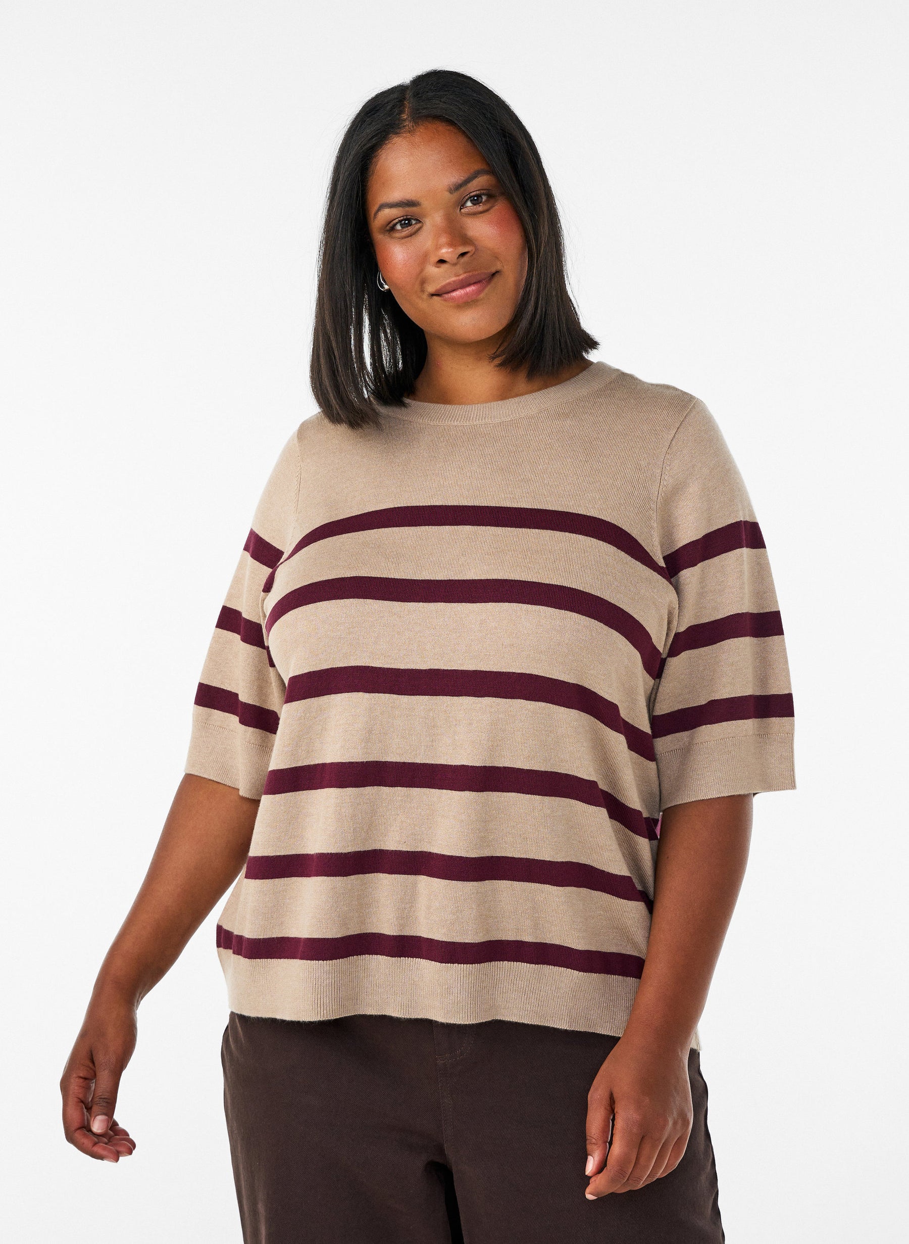 Zizzi Carrie Short Sleeve Knit in Taupe