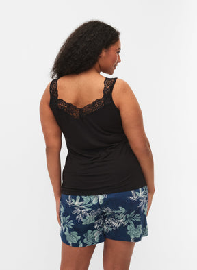 Zizzi Cassie Vest in Black 