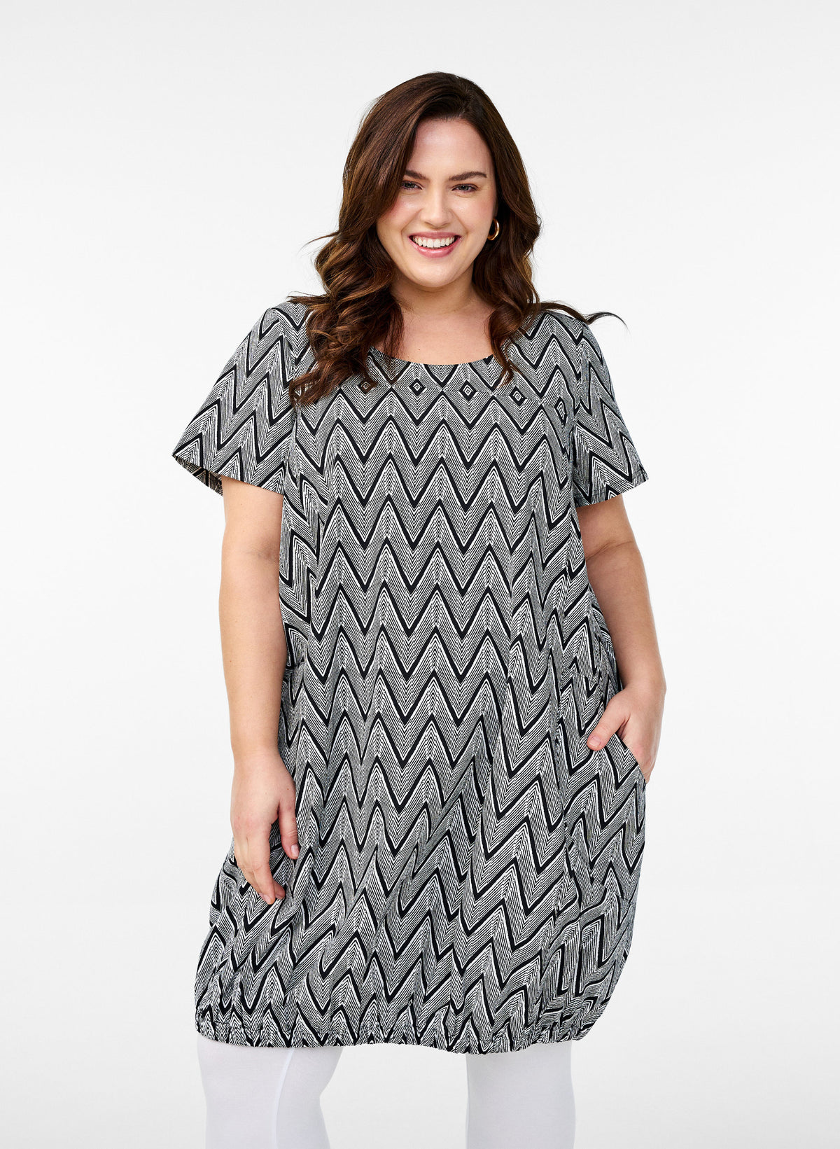 Zizzi Cotton Bubble Dress in Black Zig Zag