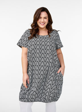 Zizzi Cotton Bubble Dress in Black Zig Zag