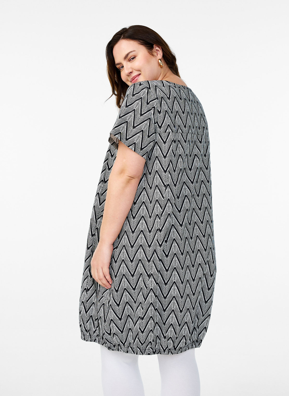 Zizzi Cotton Bubble Dress in Black Zig Zag