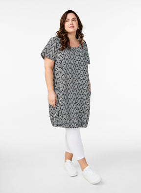 Zizzi Cotton Bubble Dress in Black Zig Zag