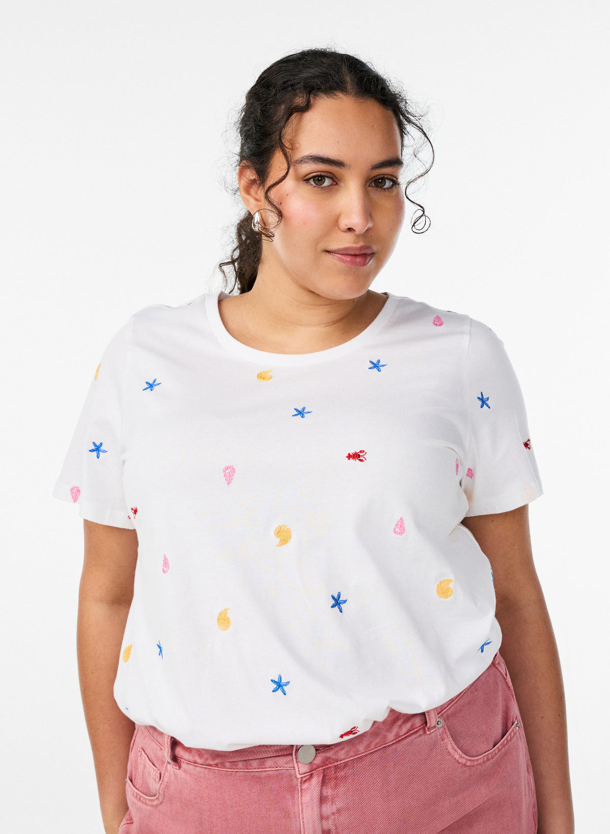 Zizzi Elin T-Shirt in White with Seashells 