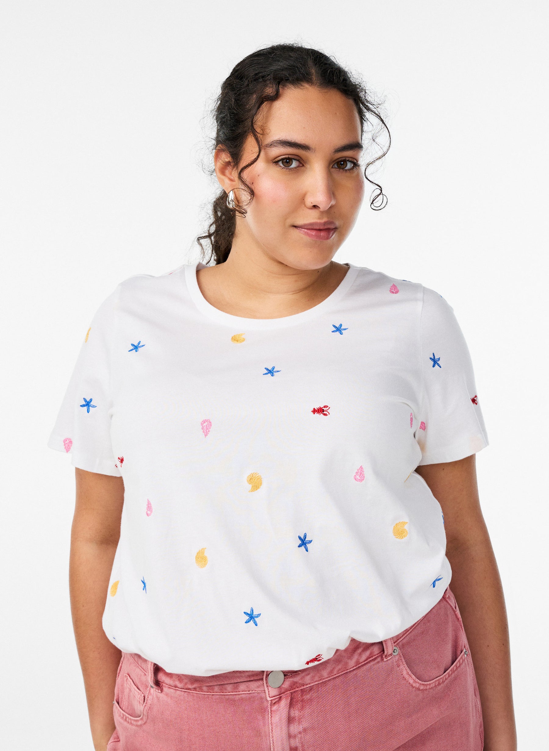 Zizzi Elin T-Shirt in White with Seashells 