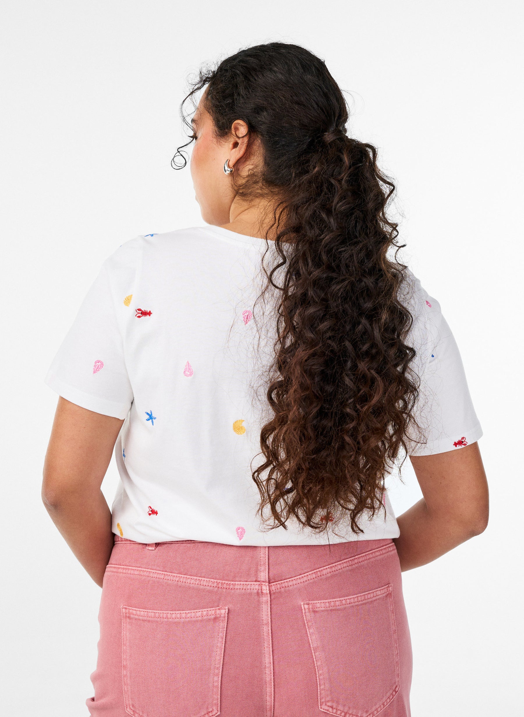 Zizzi Elin T-Shirt in White with Seashells 
