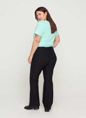 Zizzi Eva Bootcut Jeans in Black