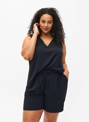 Zizzi Fikka Shorts in Black 