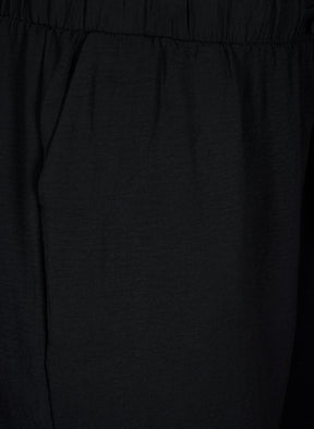 Zizzi Fikka Shorts in Black 