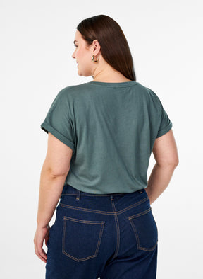 Zizzi Katja T-Shirt in Balsam Green