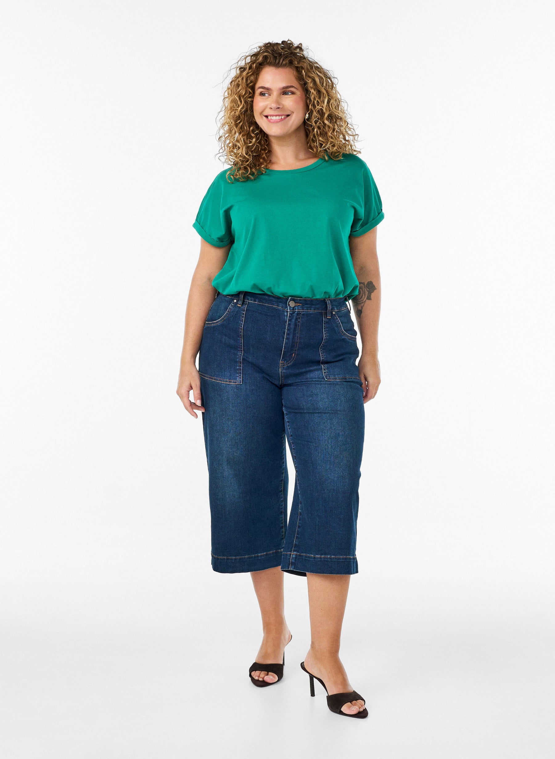 Zizzi Katja T-Shirt in Pepper Green 