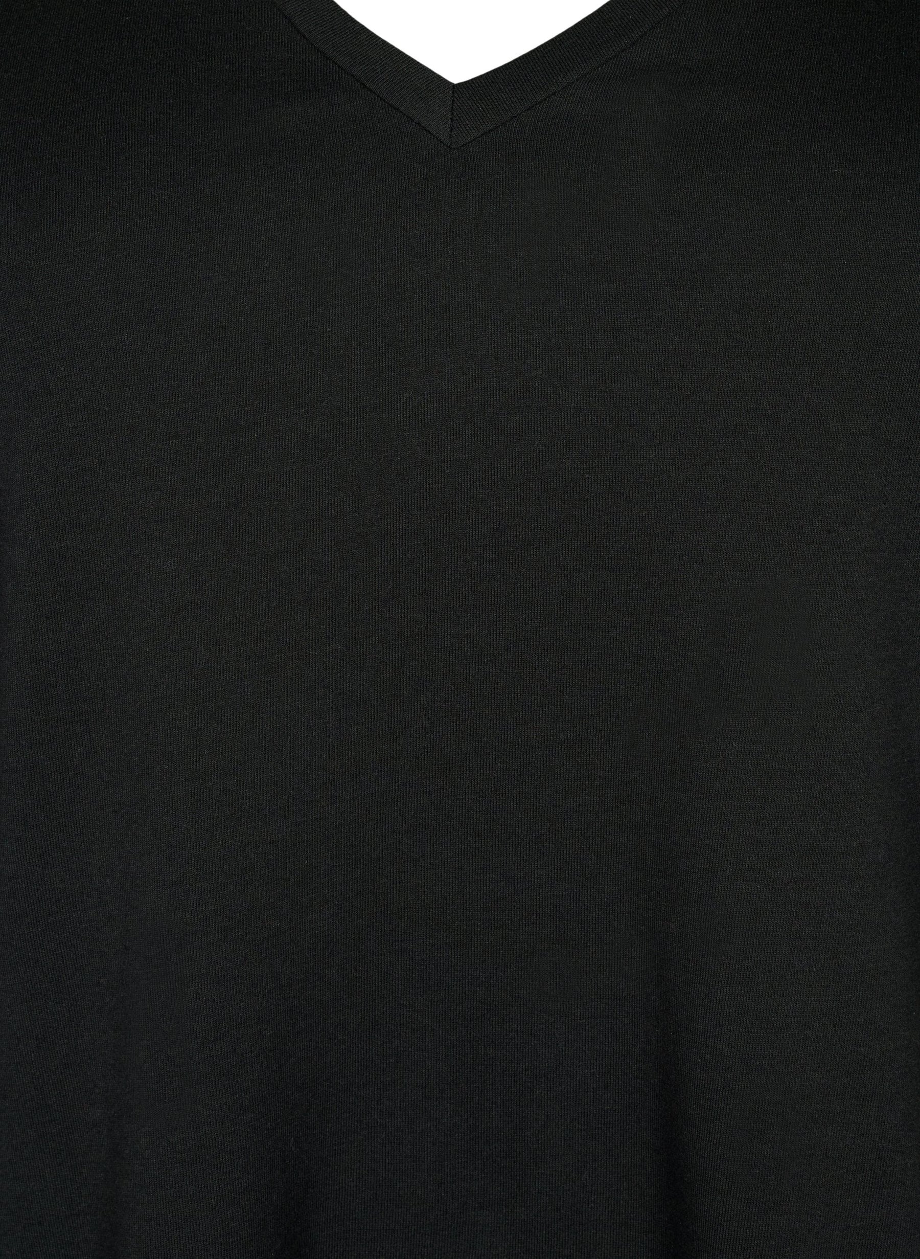 Zizzi Katja V-Neck T-Shirt in Black 