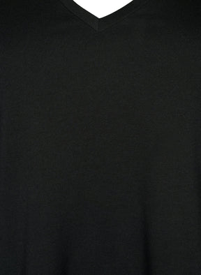 Zizzi Katja V-Neck T-Shirt in Black 