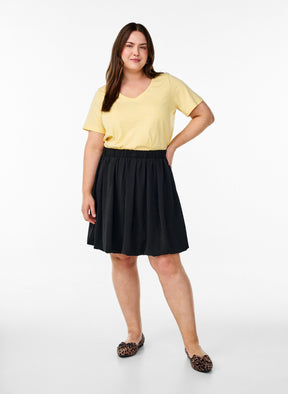 Zizzi Katja V-Neck T-Shirt in Sunlight 