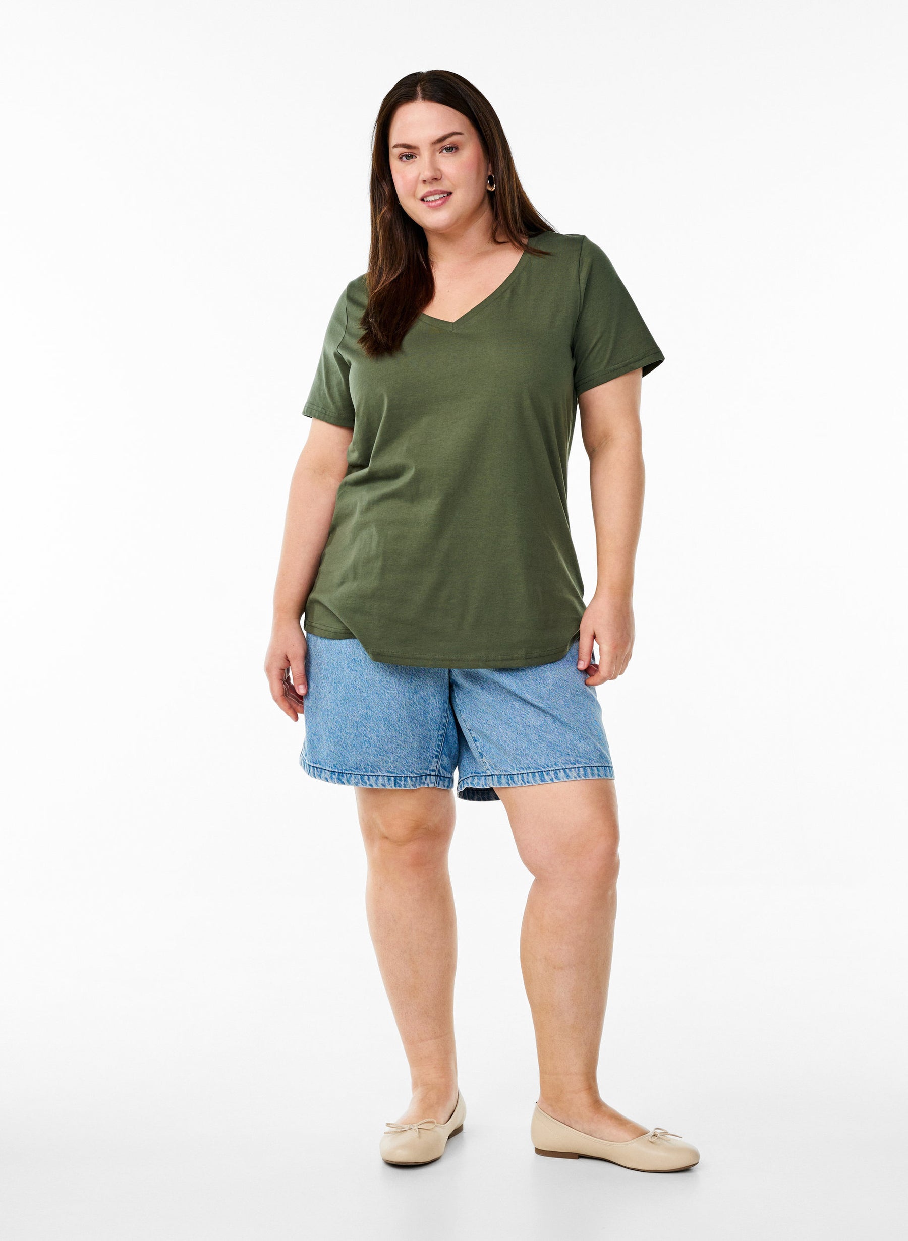 Zizzi Katja V-Neck T-Shirt in Thyme 