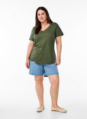 Zizzi Katja V-Neck T-Shirt in Thyme 