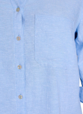 Close-up of the Zizzi Lina Shirt in Blue, a button-up shirt with a breast pocket