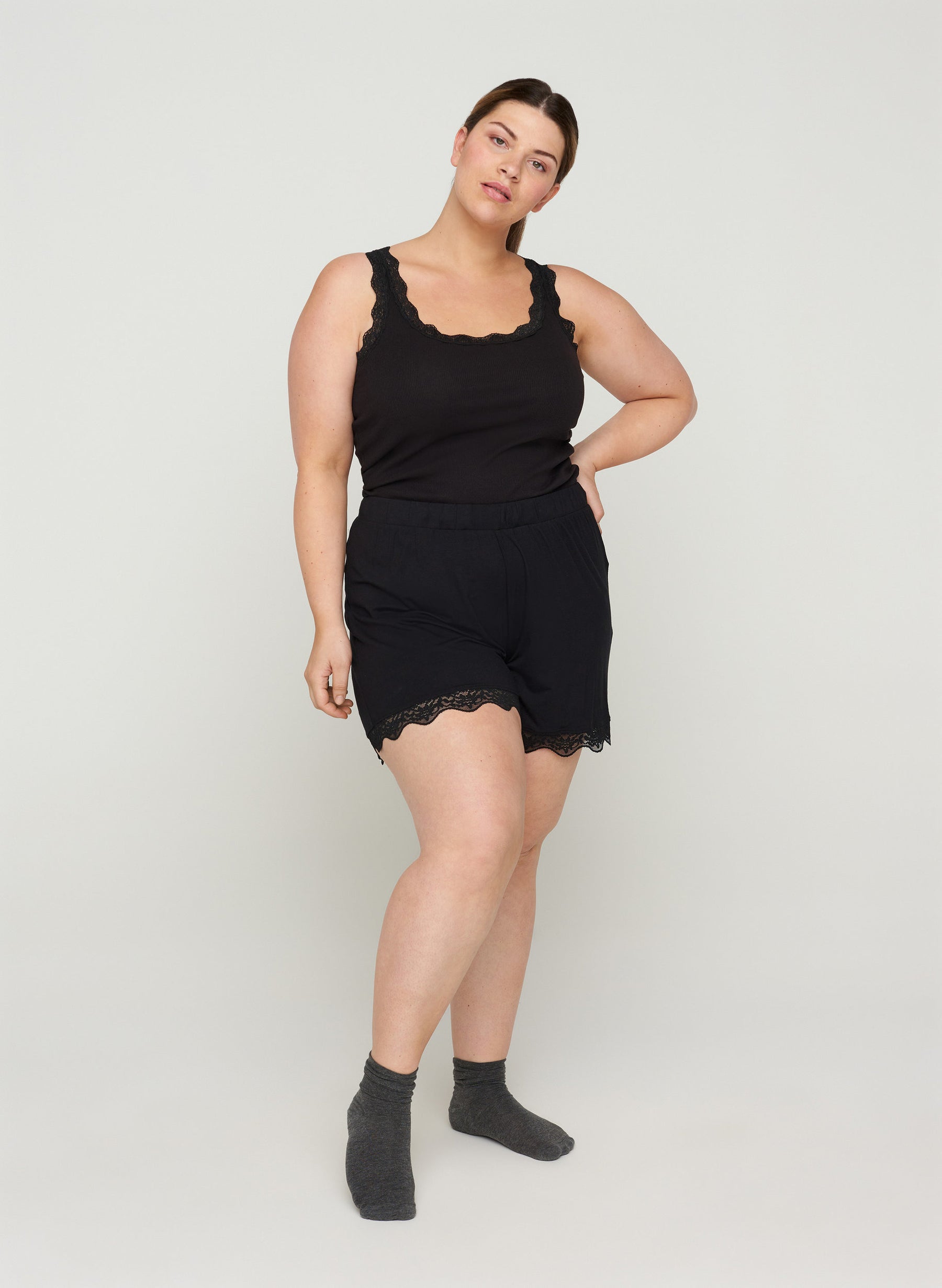 Zizzi Liv Vest in Black