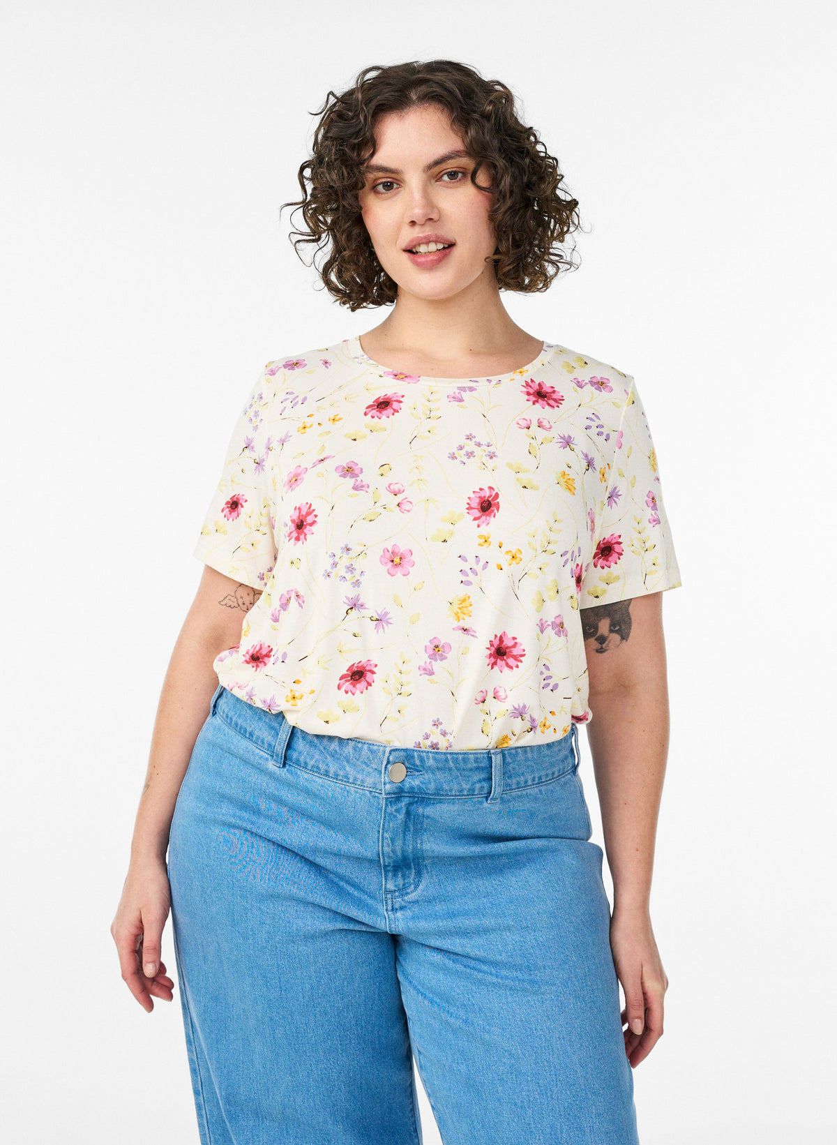 Zizzi Malis Floral T-Shirt in Cream