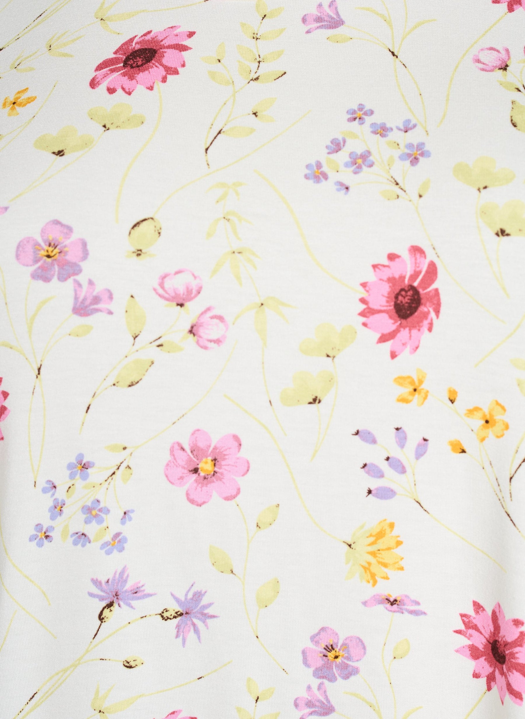 Zizzi Malis Floral T-Shirt in Cream.  