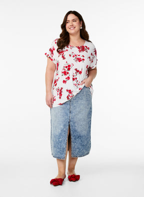 Zizzi Malis White T-Shirt with Red Flowers