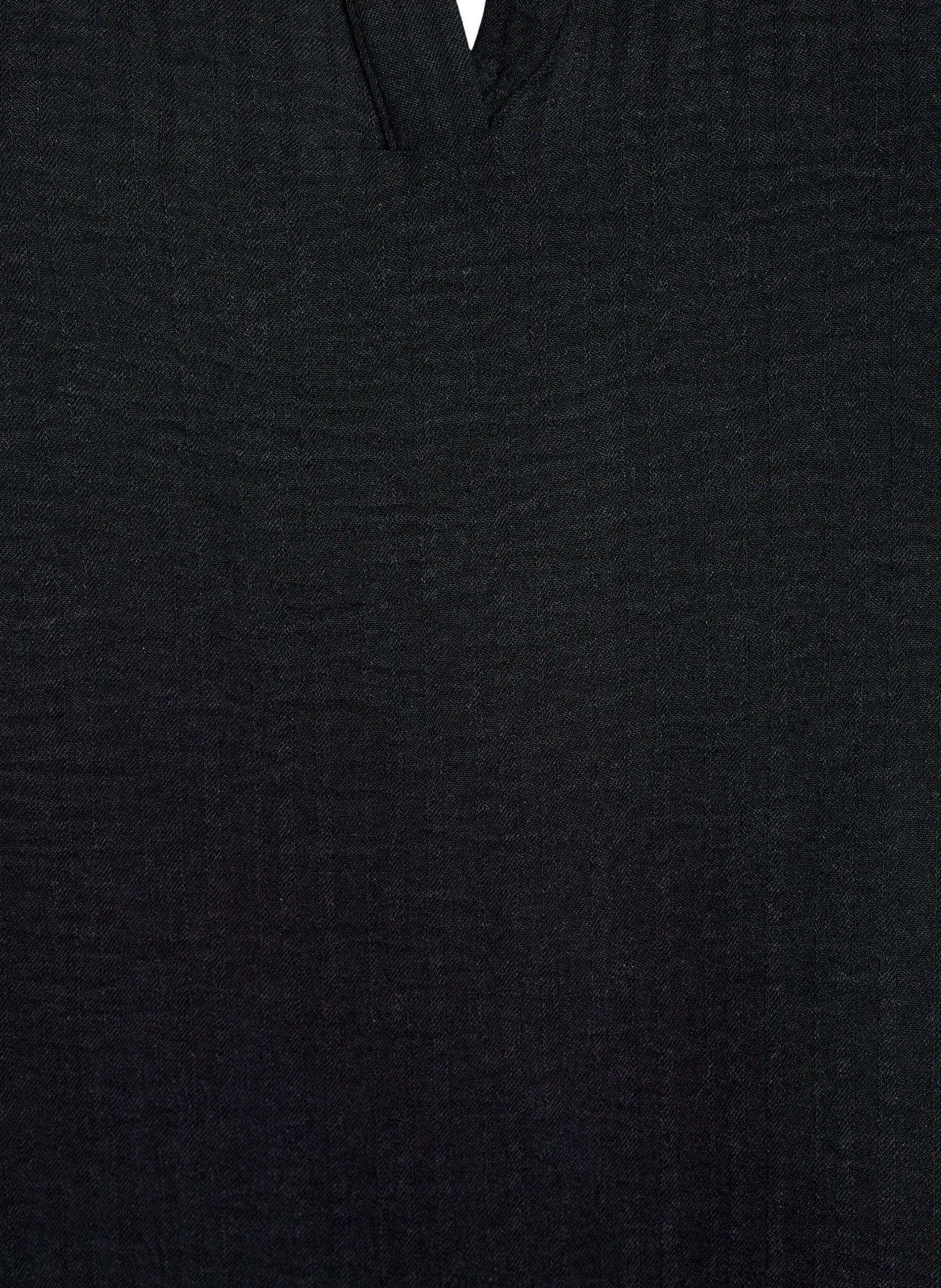 Zizzi Nilla Blouse in Black. 
