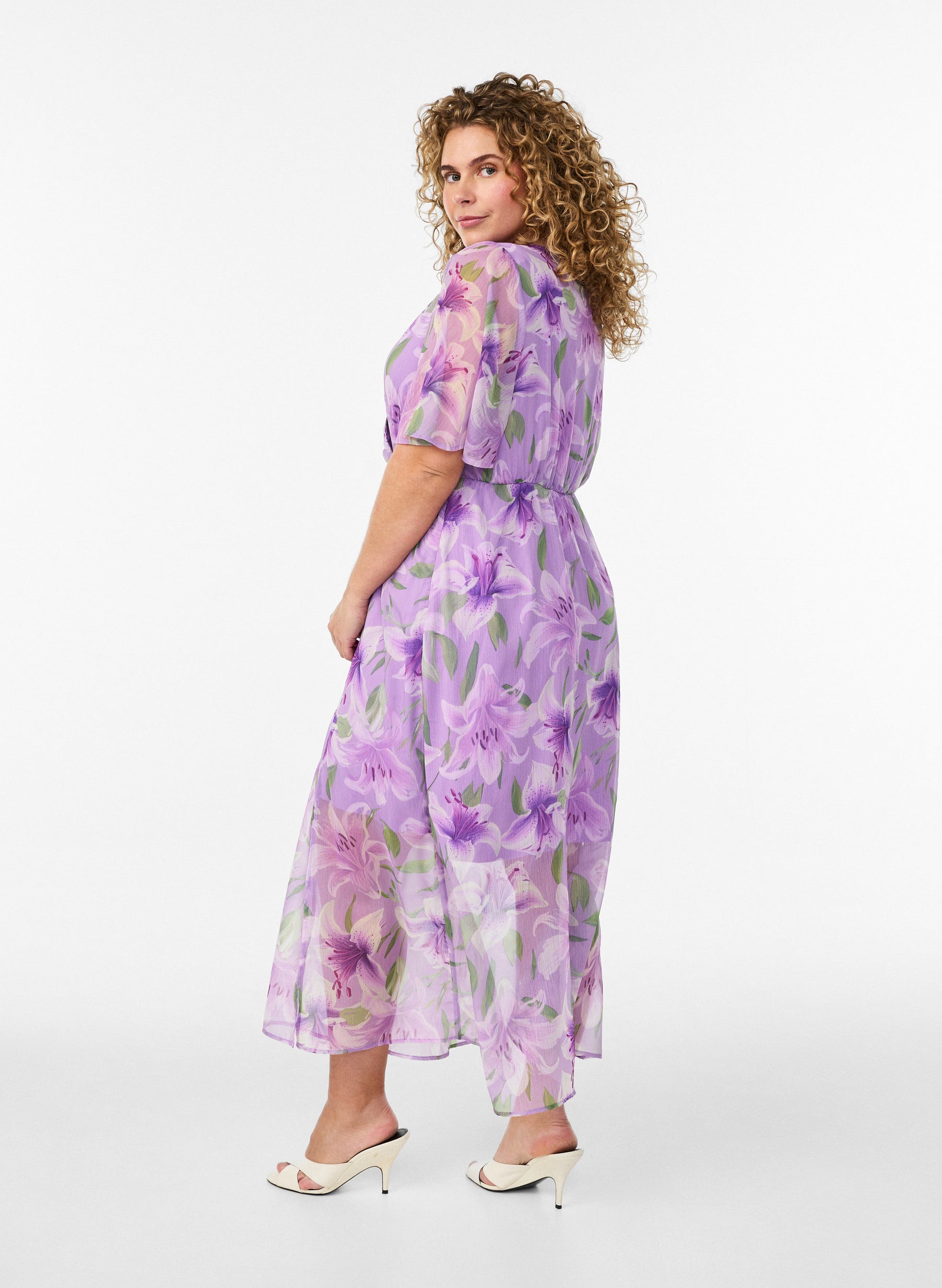 Zizzi Saina Floral Dress in Lilac 