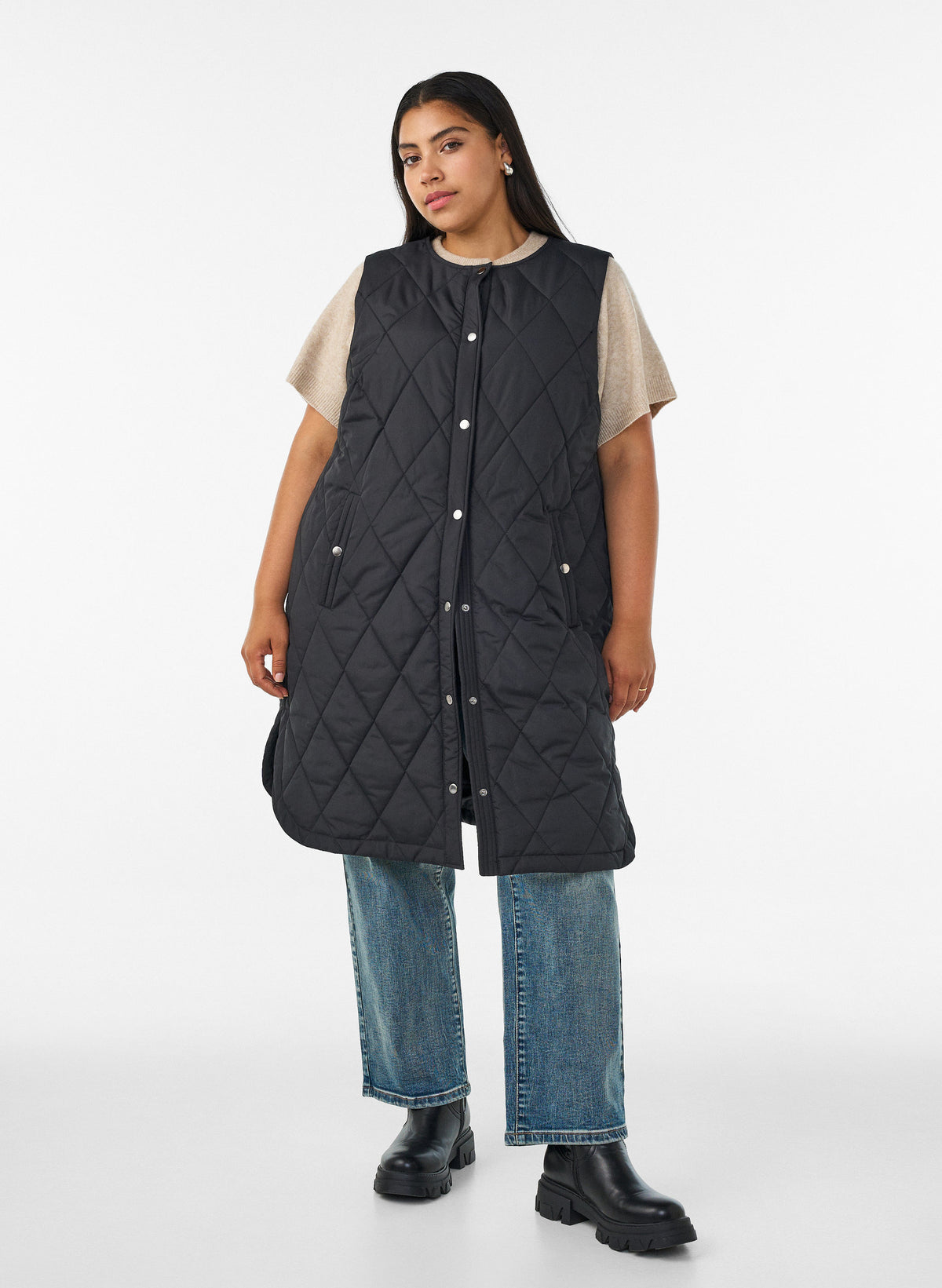 Zizzi Shanghai Gilet in Black