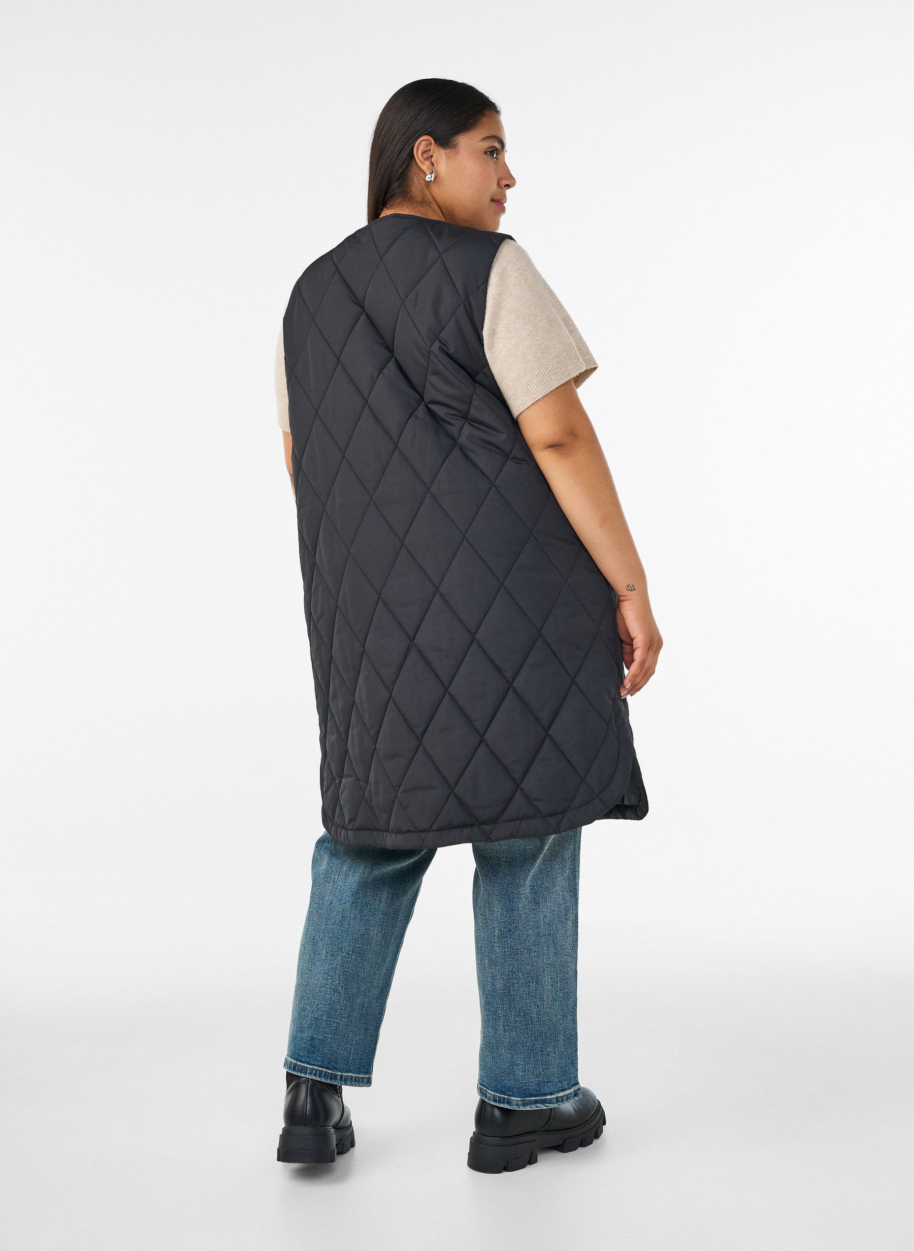 Zizzi Shanghai Gilet in Black