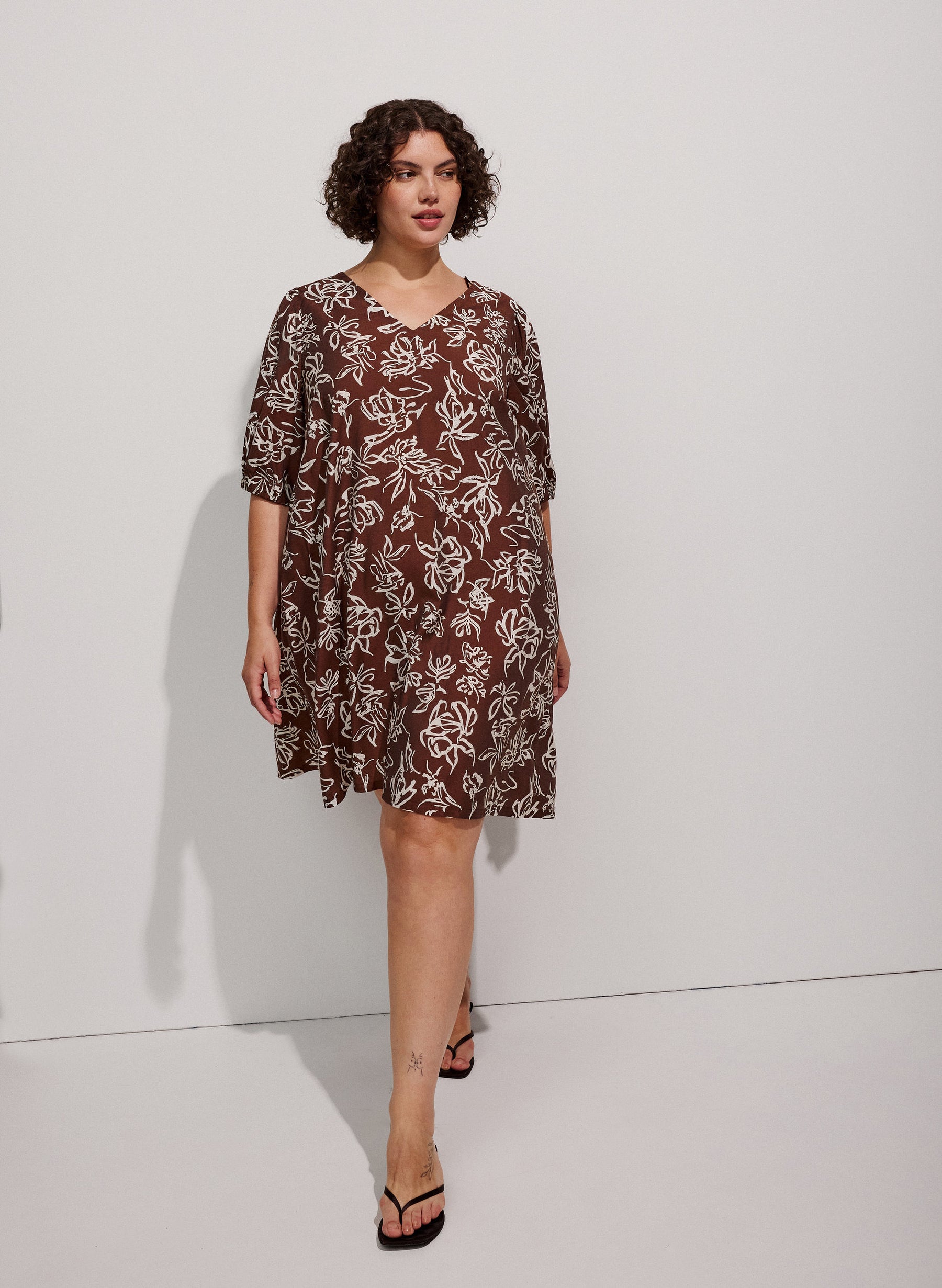 Zizzi Stina Dress in Brown Flower 