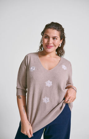 Zizzi Sunny Floral Knit Top in Taupe