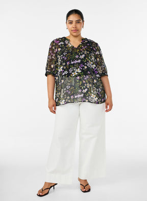 Zizzi Taru Blouse in Black Flower 