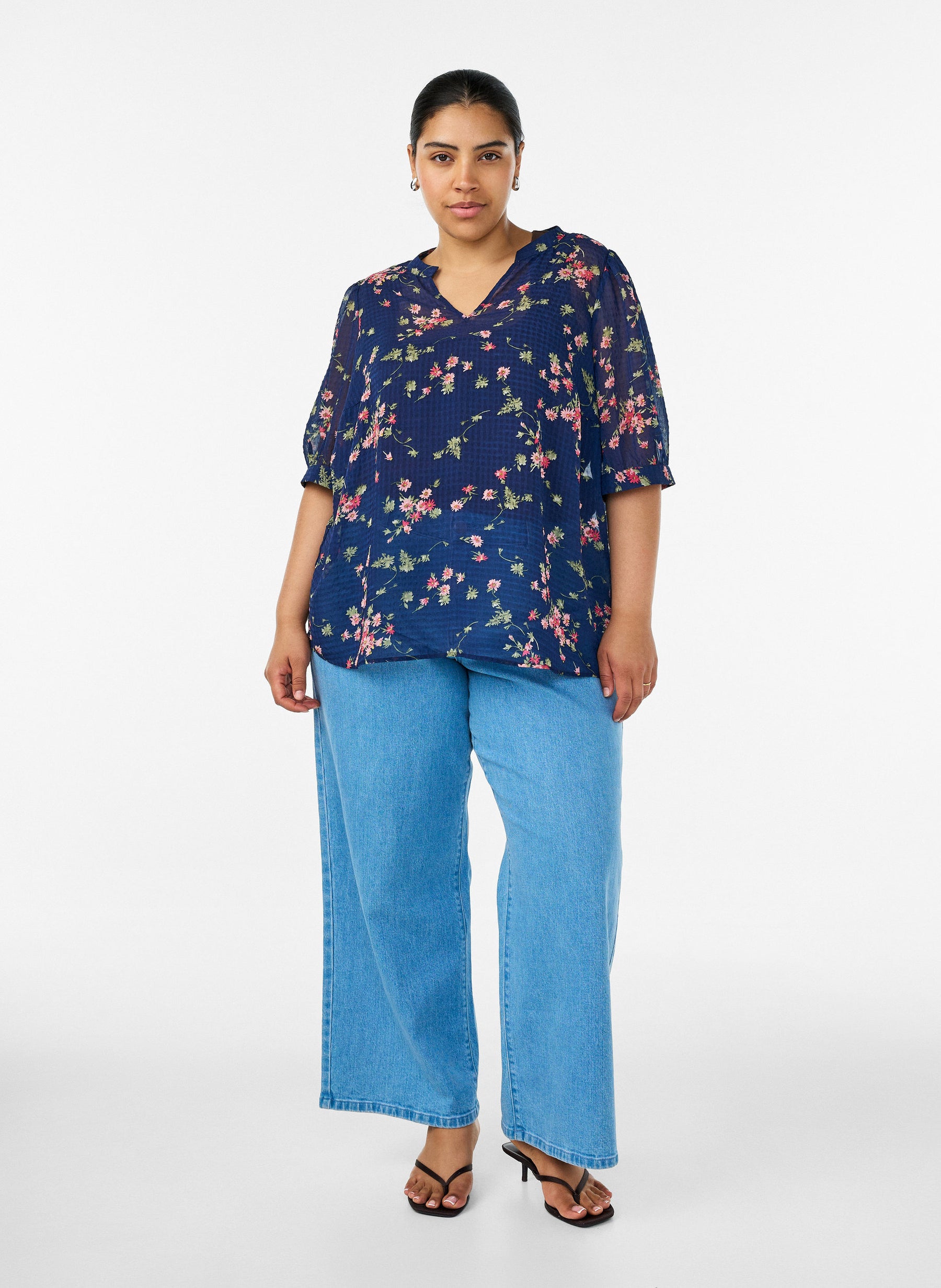 Zizzi Taru Blouse in Navy Blue Flower 