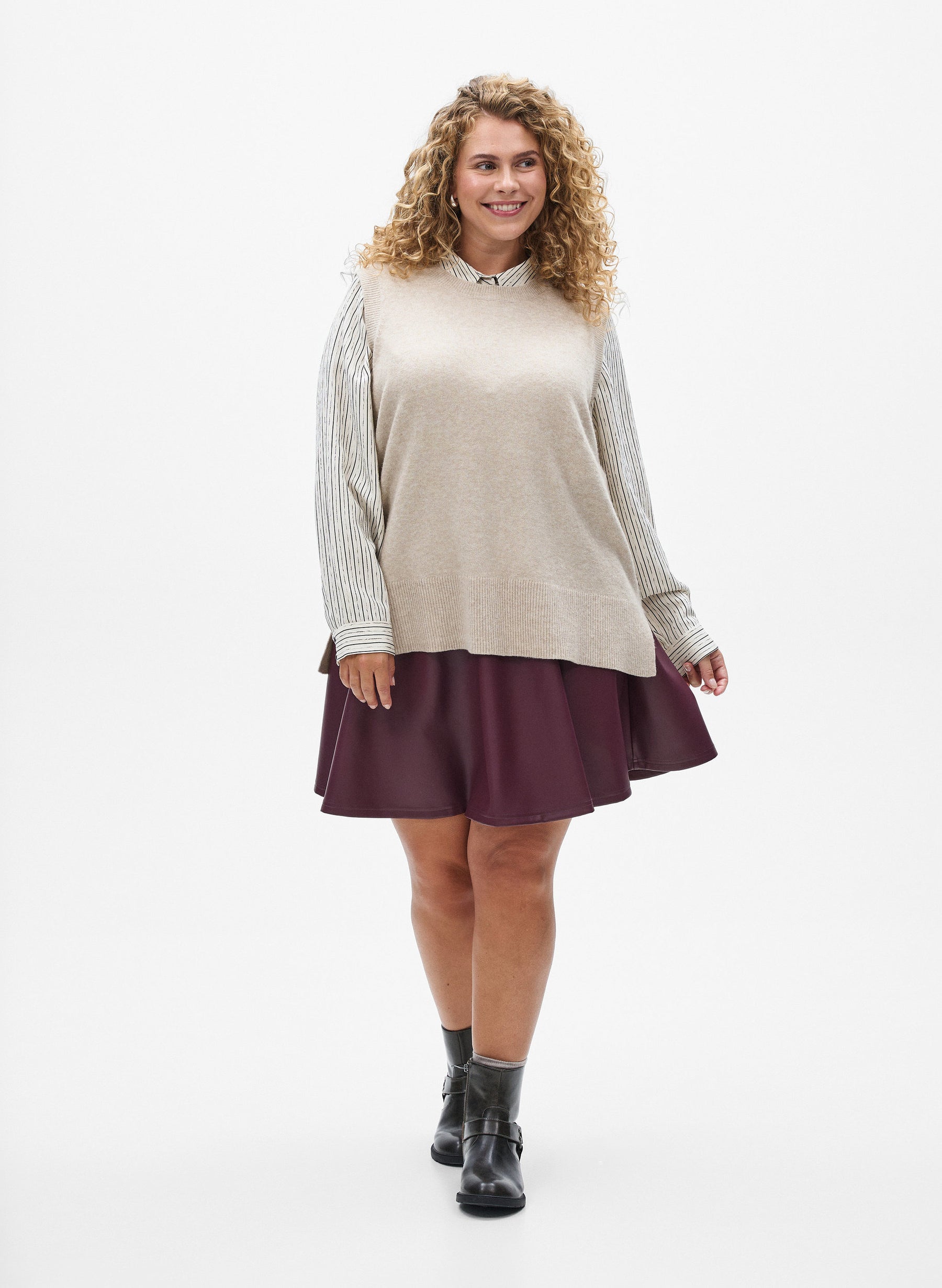 Zizzi Vista Knit Vest in Beige