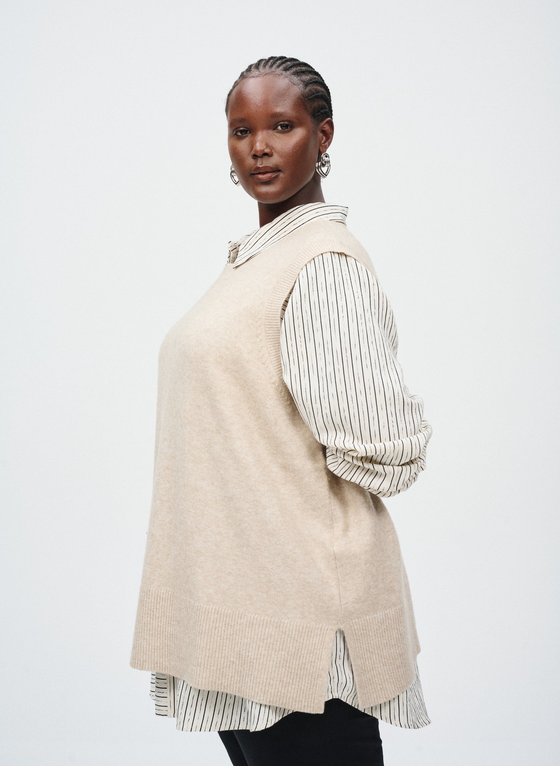 Zizzi Vista Knit Vest in Beige