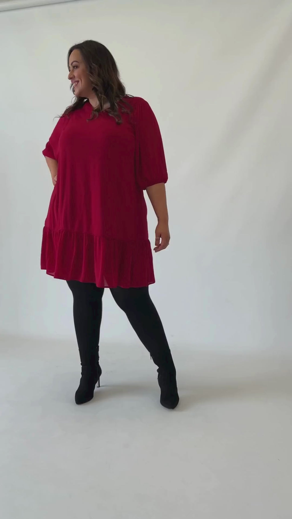 Mellomi Holly Dress in Red