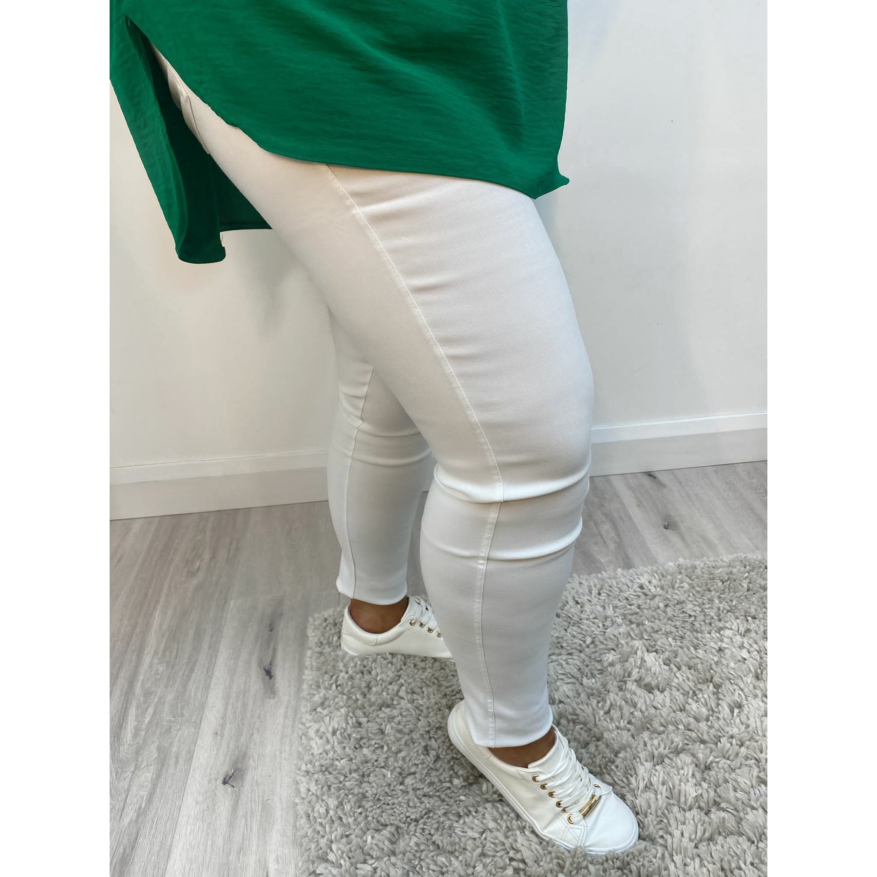 Curvy Trousers in White