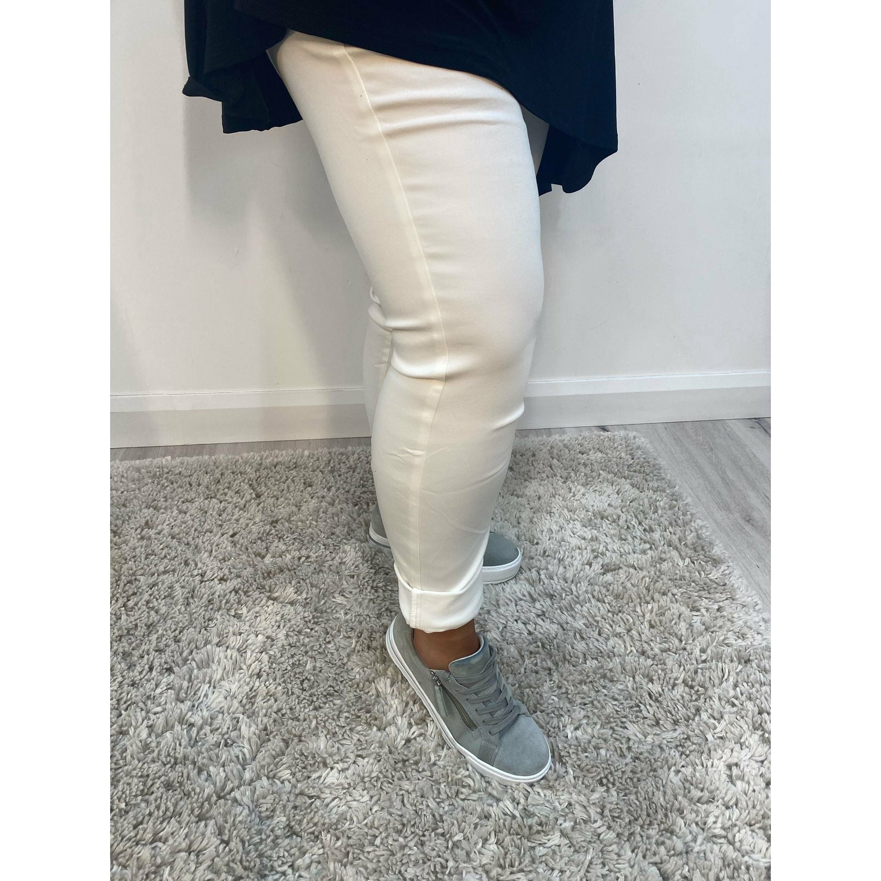 Pinns straight leg pull up Jeans in White denim - Wardrobe Plus