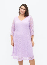 Zizzi Bonnie Lace Dress in Lavender - Wardrobe Plus